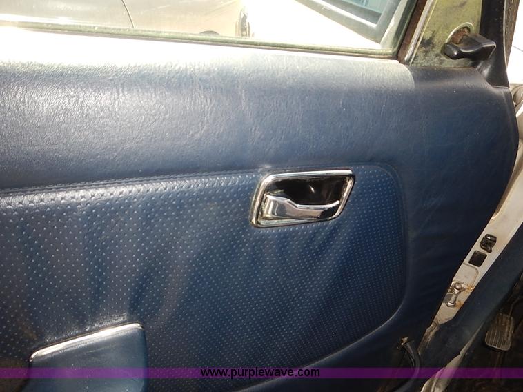 image for item I3503 1983 Mercedes Benz 300D