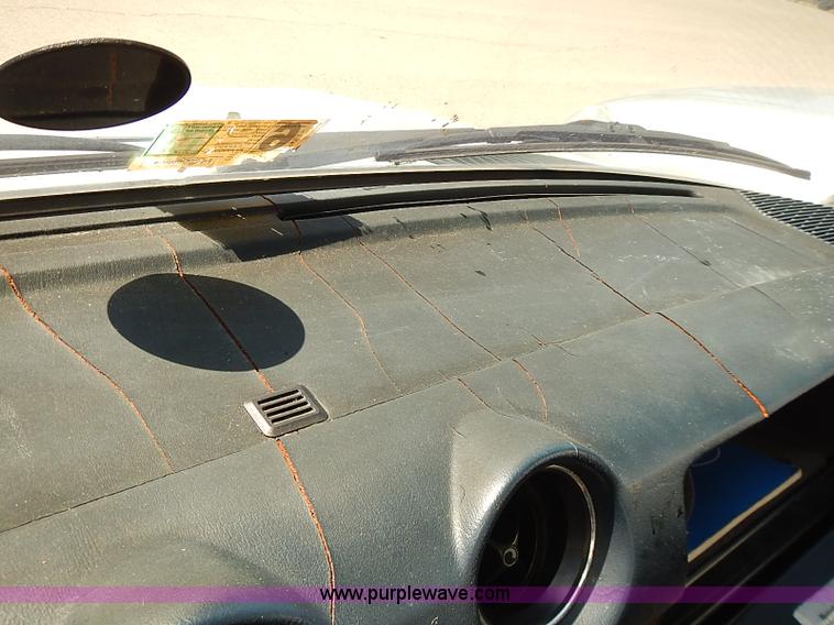 image for item I3503 1983 Mercedes Benz 300D