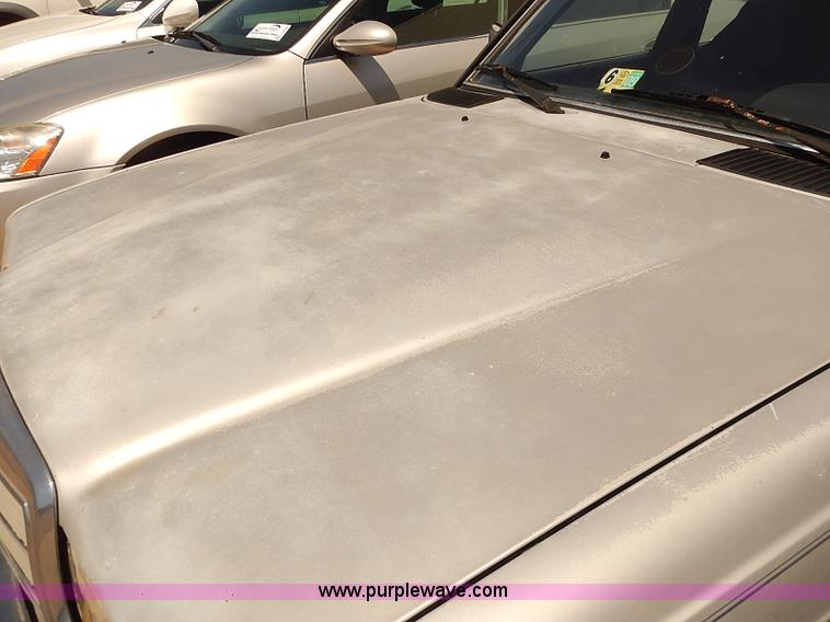 image for item I3503 1983 Mercedes Benz 300D