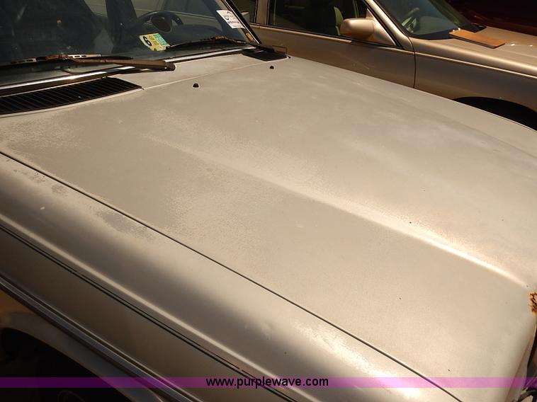 image for item I3503 1983 Mercedes Benz 300D