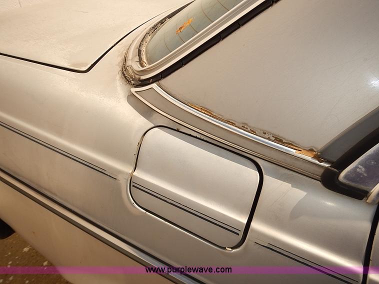 image for item I3503 1983 Mercedes Benz 300D