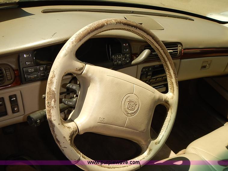 image for item I3504 1998 Cadillac DeVille