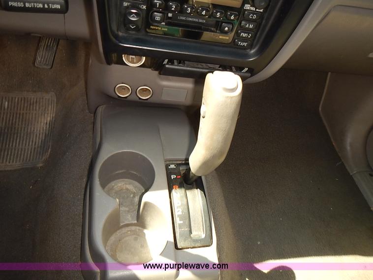 image for item I3506 2002 Toyota Tacoma pickup