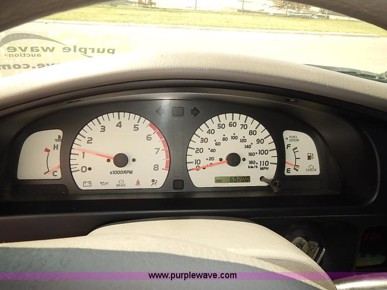 image for item I3506 2002 Toyota Tacoma pickup