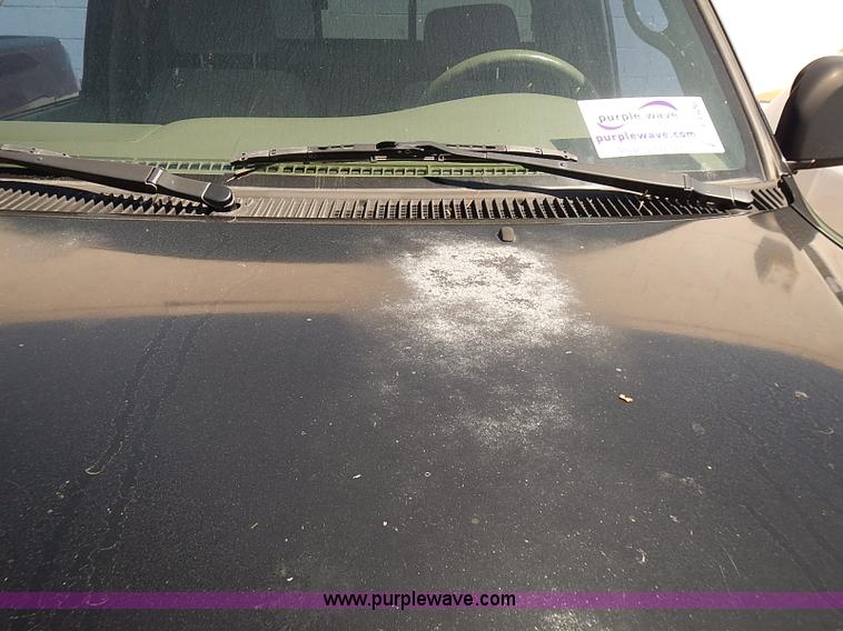 image for item I3506 2002 Toyota Tacoma pickup