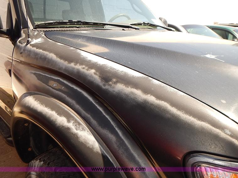 image for item I3506 2002 Toyota Tacoma pickup