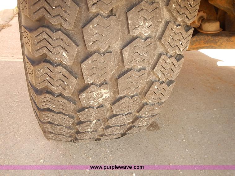 image for item I3506 2002 Toyota Tacoma pickup