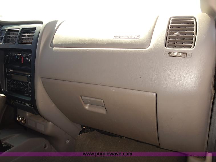 image for item I3506 2002 Toyota Tacoma pickup