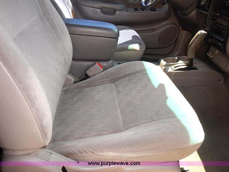 image for item I3506 2002 Toyota Tacoma pickup