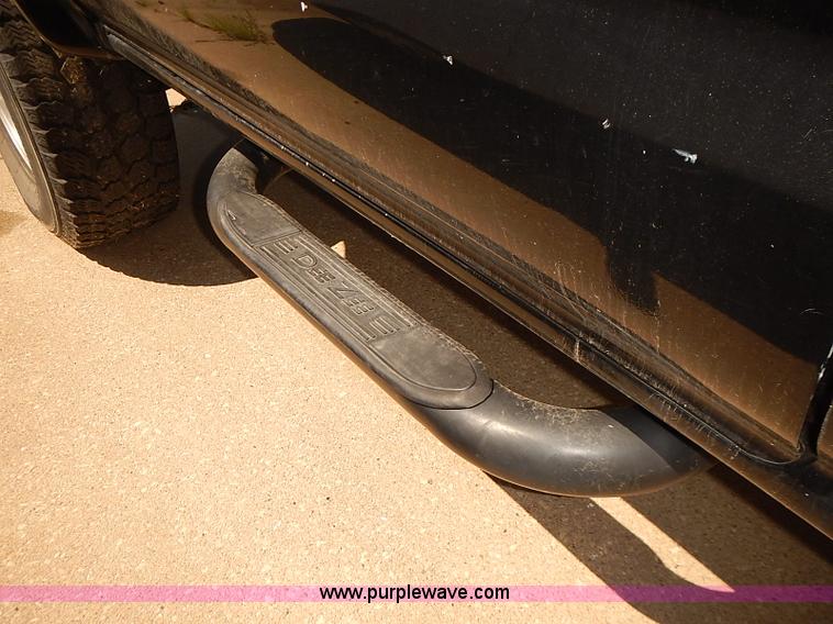 image for item I3506 2002 Toyota Tacoma pickup