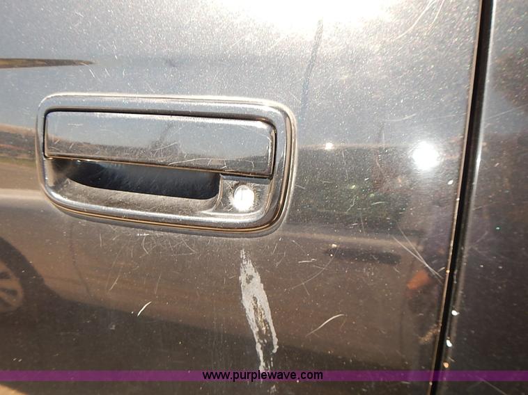 image for item I3506 2002 Toyota Tacoma pickup