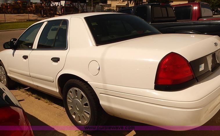 image for item I3507 2007 Ford Crown Victoria