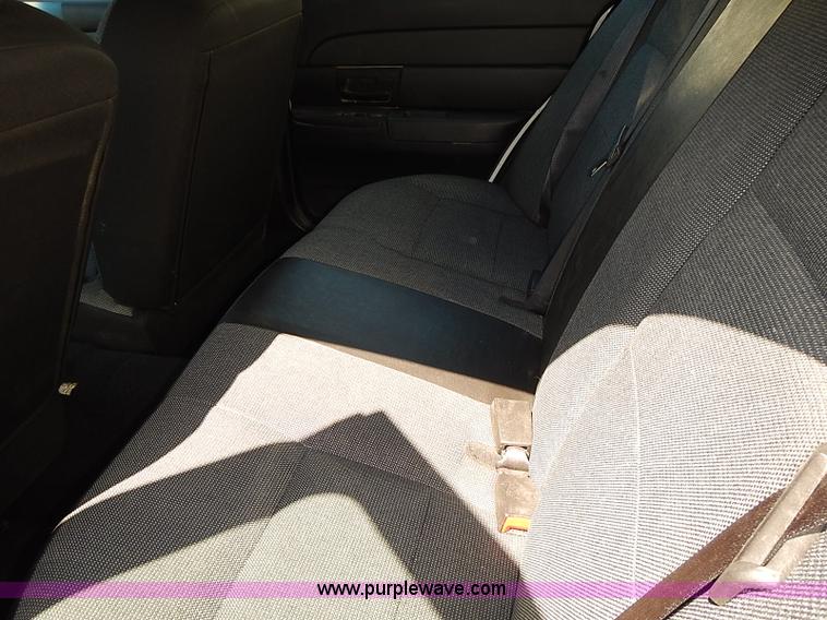 image for item I3507 2007 Ford Crown Victoria