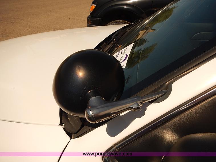 image for item I3507 2007 Ford Crown Victoria