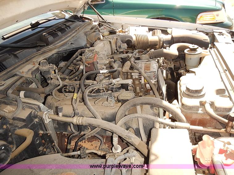 image for item I3507 2007 Ford Crown Victoria