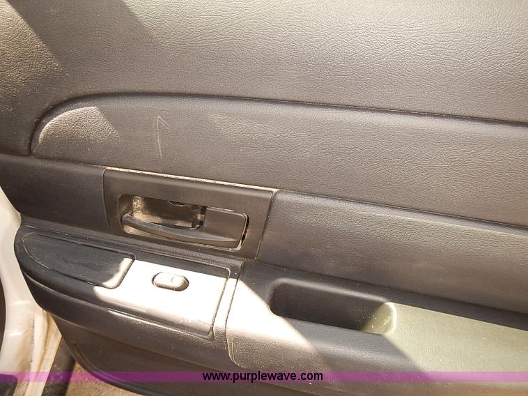 image for item I3507 2007 Ford Crown Victoria