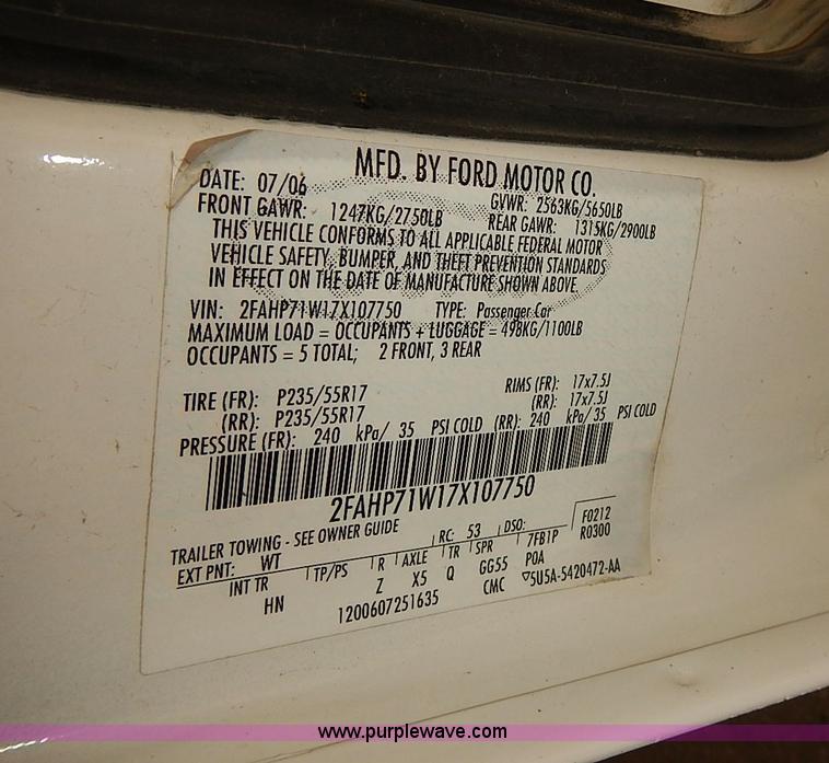 image for item I3507 2007 Ford Crown Victoria