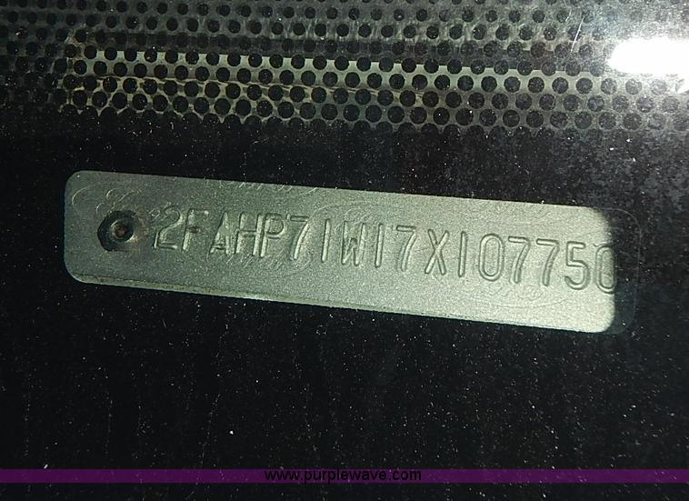 image for item I3507 2007 Ford Crown Victoria