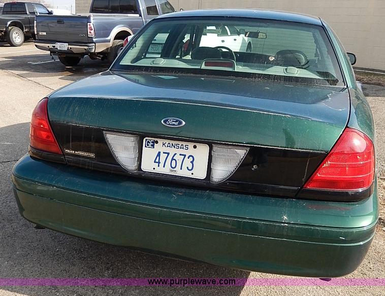 image for item I3508 2001 Ford Crown Victoria Police Interceptor