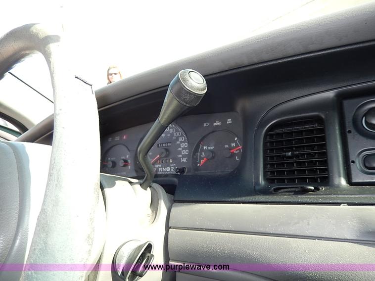 image for item I3508 2001 Ford Crown Victoria Police Interceptor