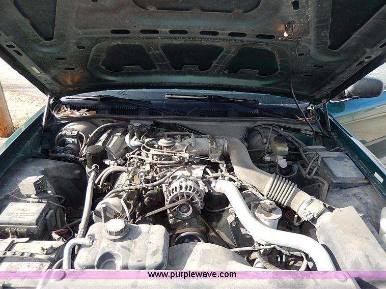 image for item I3508 2001 Ford Crown Victoria Police Interceptor