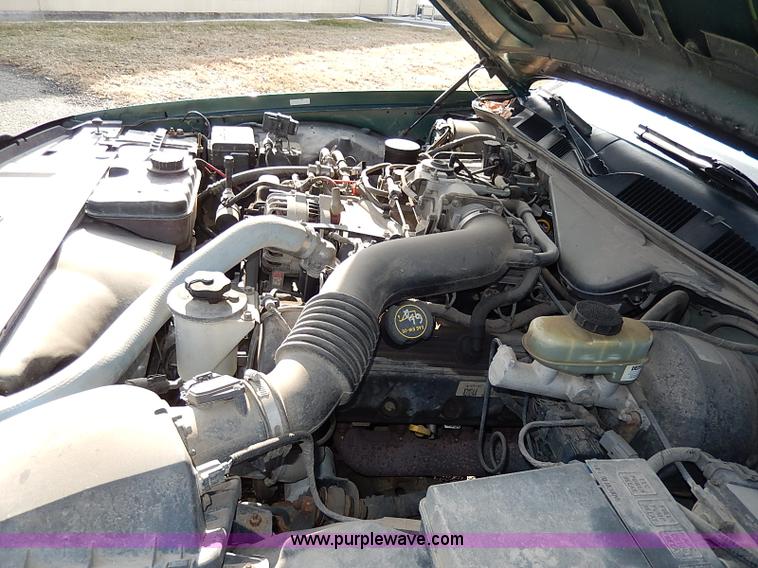 image for item I3508 2001 Ford Crown Victoria Police Interceptor