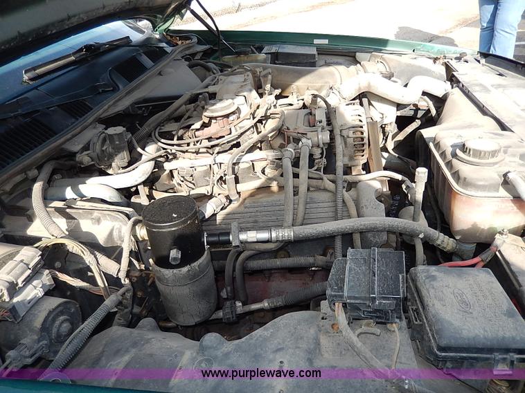 image for item I3508 2001 Ford Crown Victoria Police Interceptor