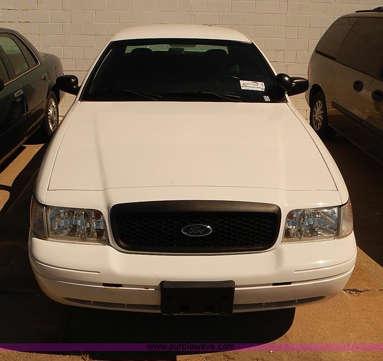 image for item I3509 2008 Ford Crown Victoria