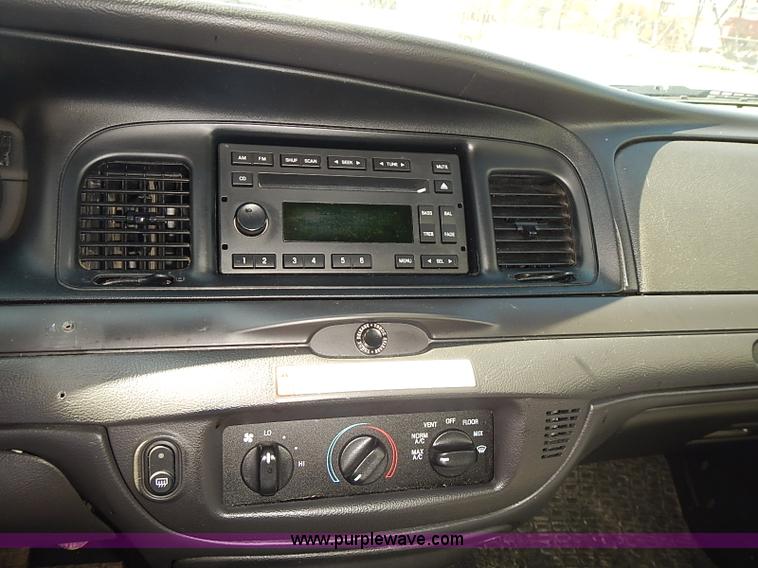 image for item I3509 2008 Ford Crown Victoria