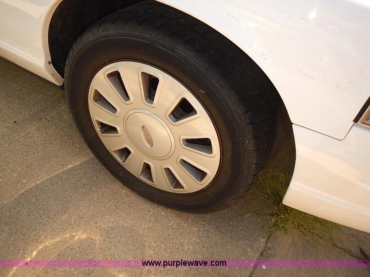 image for item I3509 2008 Ford Crown Victoria