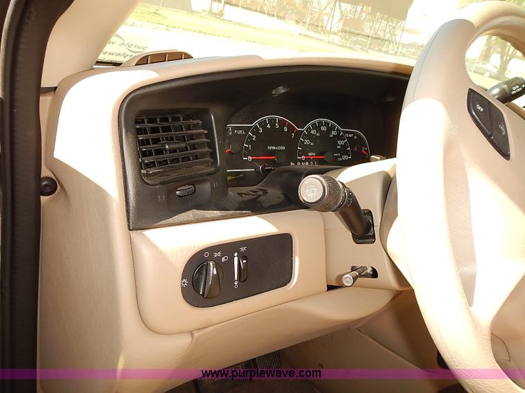 image for item I3510 2003 Ford Windstar LX