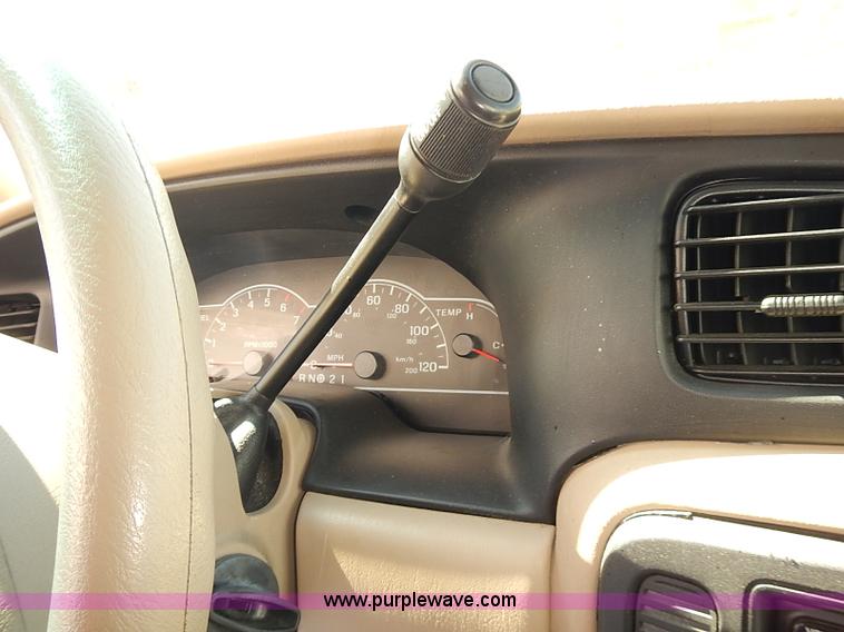 image for item I3510 2003 Ford Windstar LX