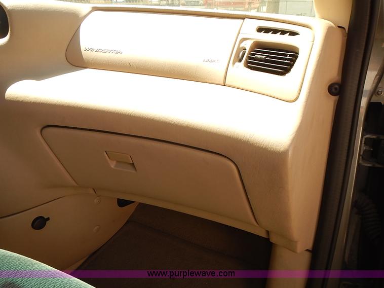 image for item I3510 2003 Ford Windstar LX