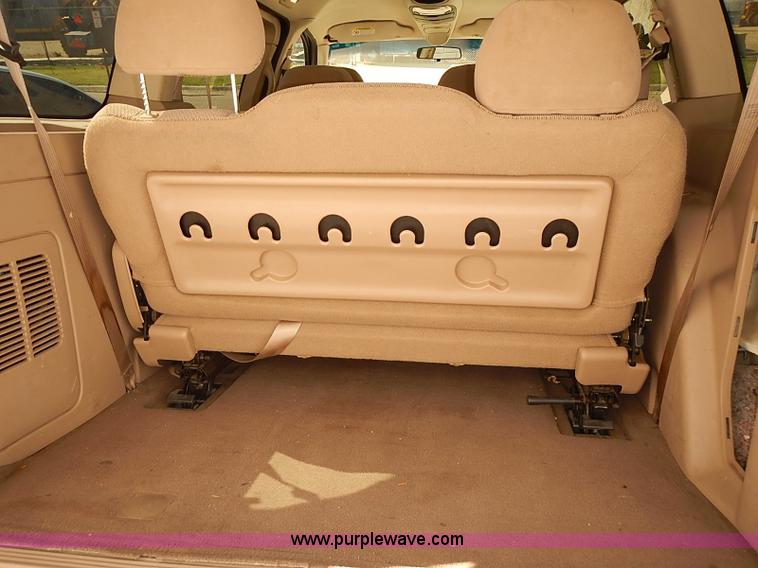 image for item I3510 2003 Ford Windstar LX