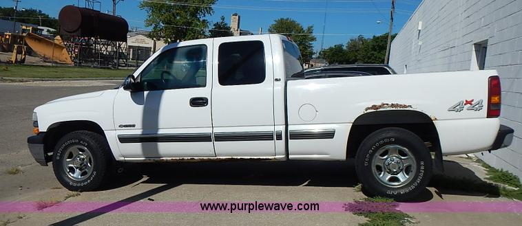 image for item I3513 2002 Chevy 1500 LS