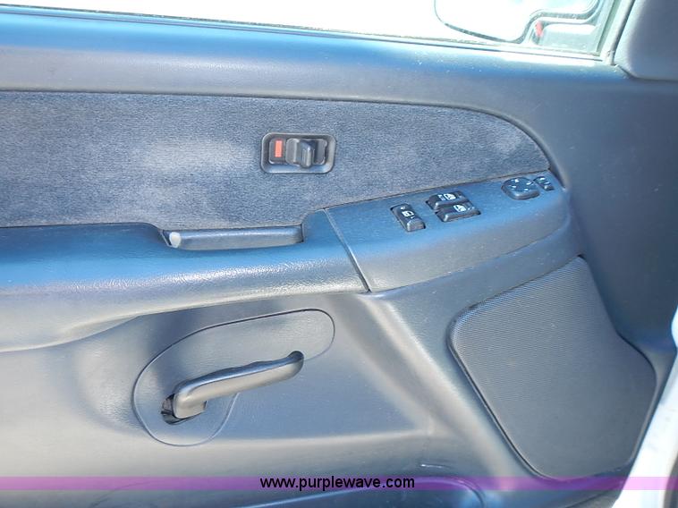 image for item I3513 2002 Chevy 1500 LS