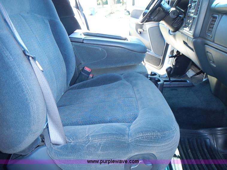 image for item I3513 2002 Chevy 1500 LS