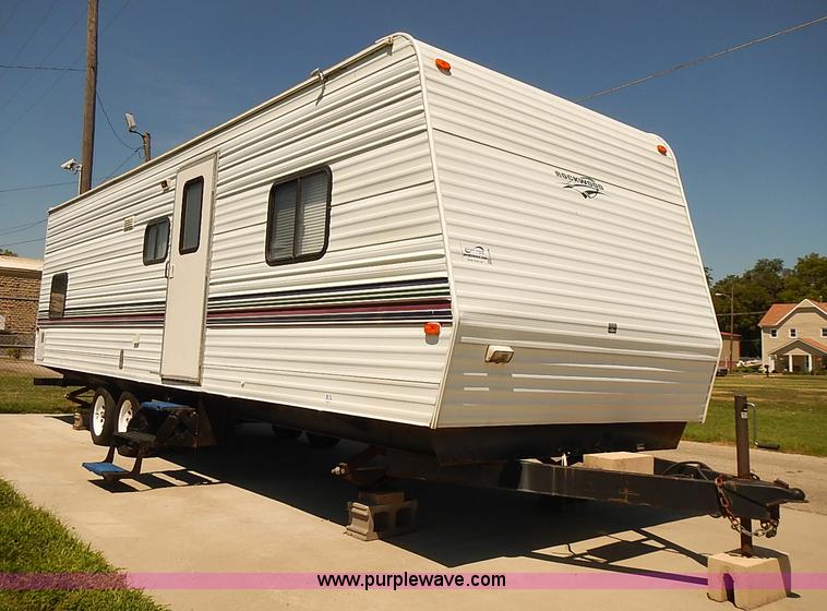 image for item J3146 2001 Rockwood camper