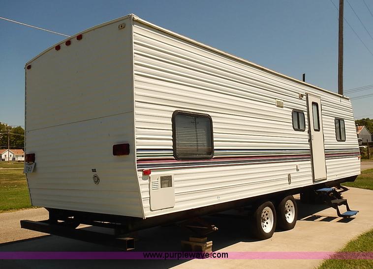 image for item J3146 2001 Rockwood camper