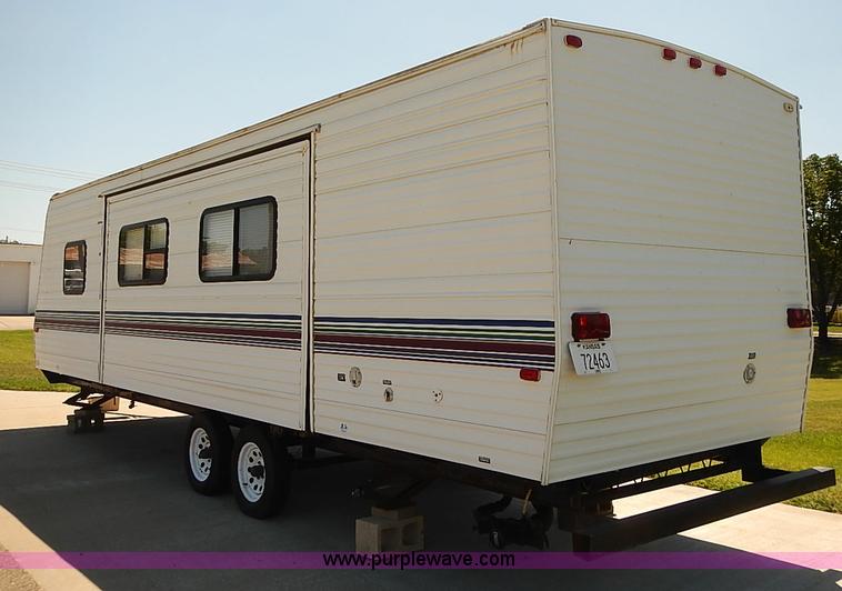 image for item J3146 2001 Rockwood camper
