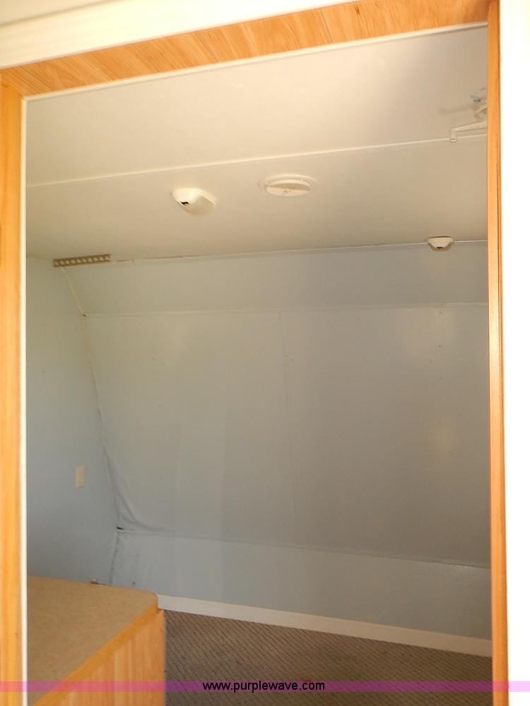 image for item J3146 2001 Rockwood camper