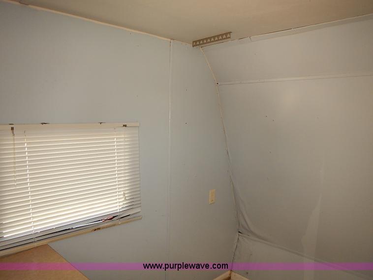 image for item J3146 2001 Rockwood camper