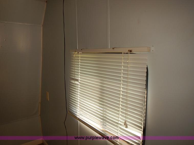 image for item J3146 2001 Rockwood camper