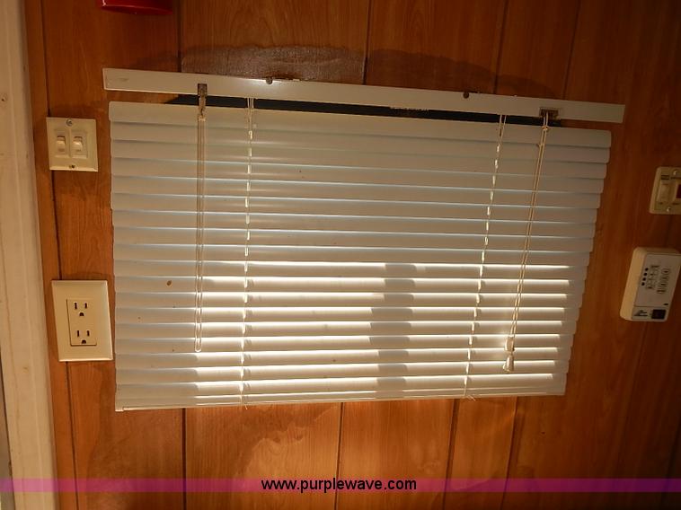 image for item J3146 2001 Rockwood camper