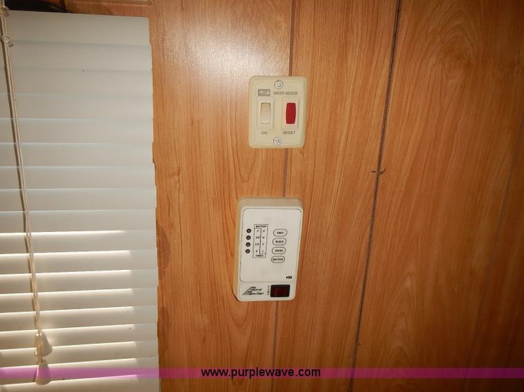 image for item J3146 2001 Rockwood camper