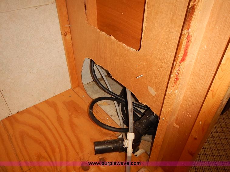 image for item J3146 2001 Rockwood camper