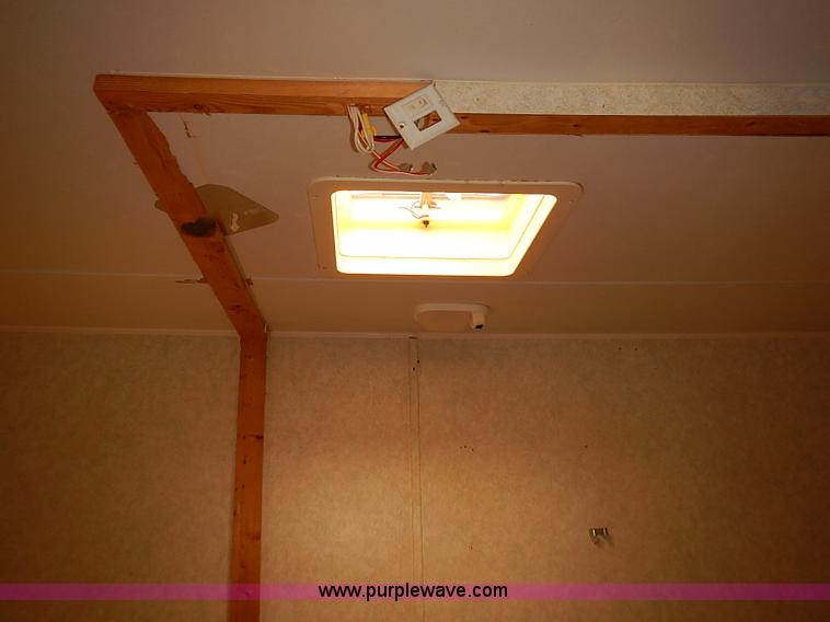 image for item J3146 2001 Rockwood camper