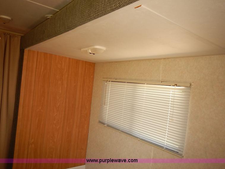 image for item J3146 2001 Rockwood camper