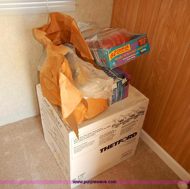 image for item J3146 2001 Rockwood camper