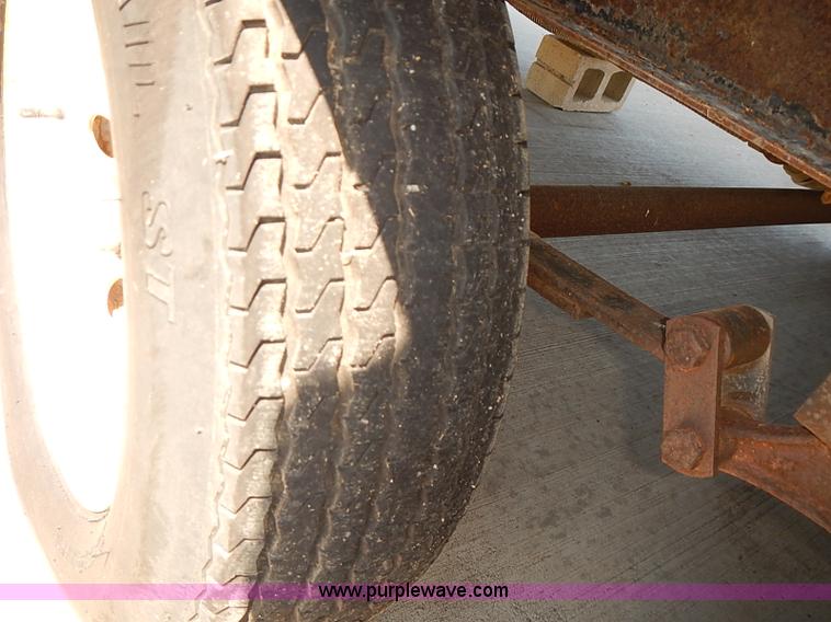 image for item J3146 2001 Rockwood camper